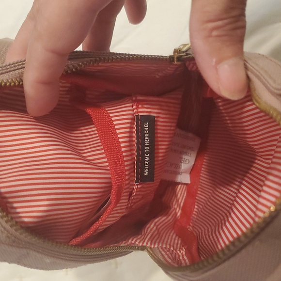 NWOT Herschel mini back pack (24) - Picture 4 of 5